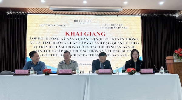 Học viện Tư pháp khai giảng Lớp bồi dưỡng kỹ năng quản trị nội bộ, truyền thông, xử lý tình huống khẩn cấp và lãnh đạo, quản lý theo vị trí việc làm trong công tác thi hành án dân sự